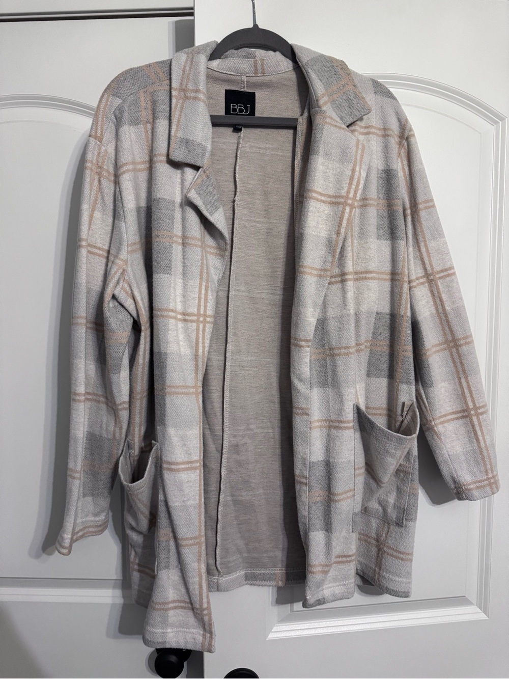 BBJ Women's Cream & Gray Plaid Open-Front Jacket